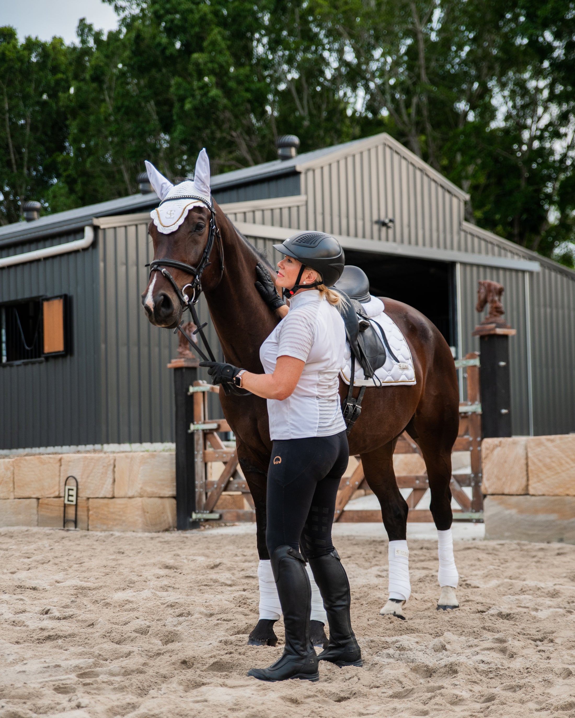 Dressage Saddle Pad - White & Gold